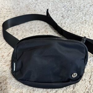Lululemon Everywhere Belt Bag 1L